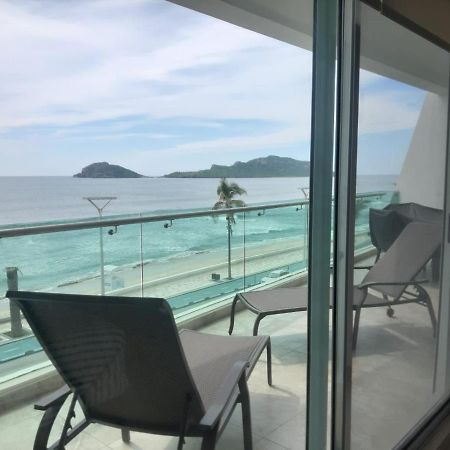 Hermoso Y Moderno Departamento Frente Al Malecon Con Preciosa Vista Al Mar マサトラン エクステリア 写真